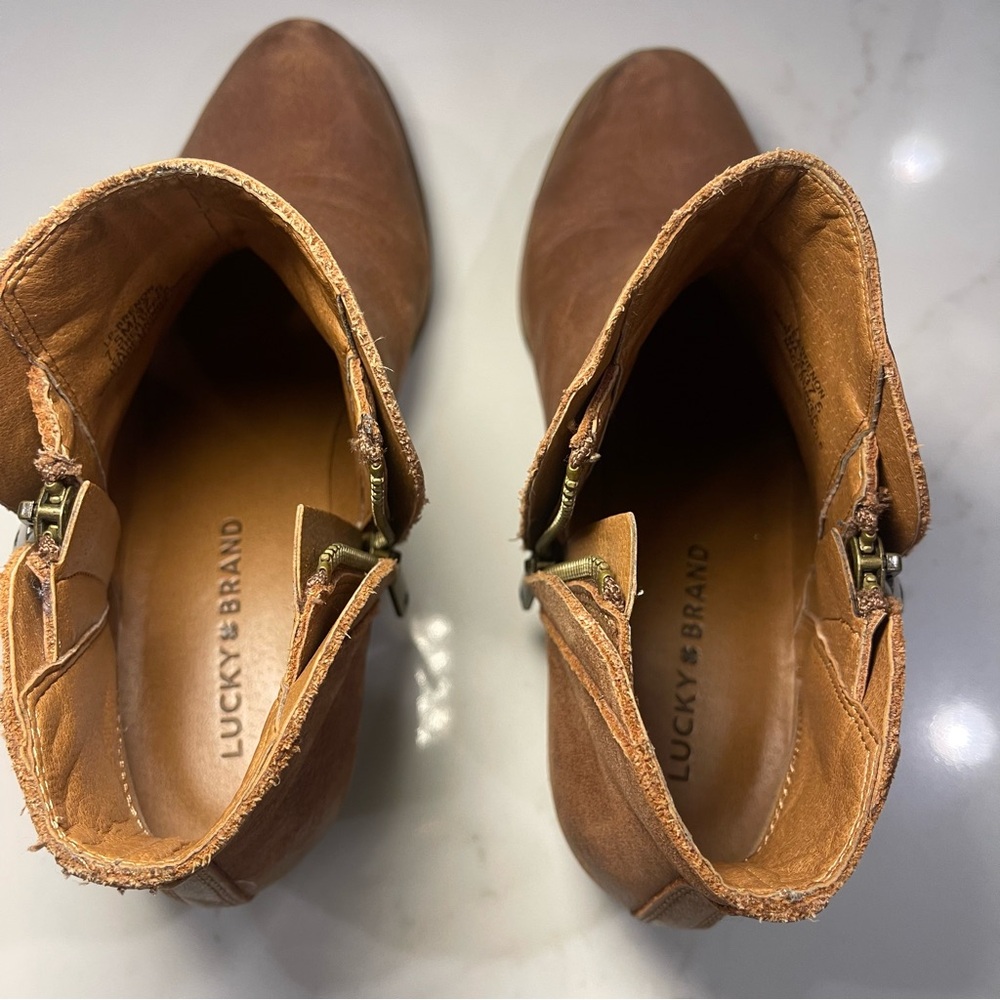 Lucky Brand Chic Brown Leather Ankle Booties w/ zipper detail - Picture 6 of 13